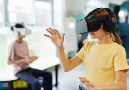 Pembelajaran STEM Imersif dengan VR dan AI