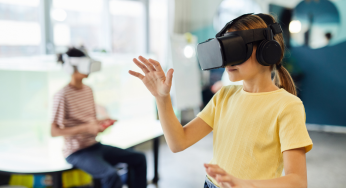 Starborn Academy: Menghadirkan Pembelajaran STEM Imersif dengan VR dan AI