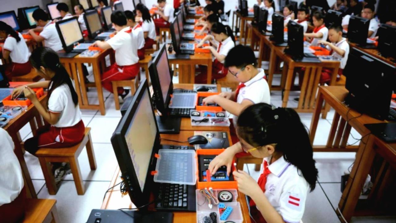Wajah Baru Teknologi Pendidikan 2025