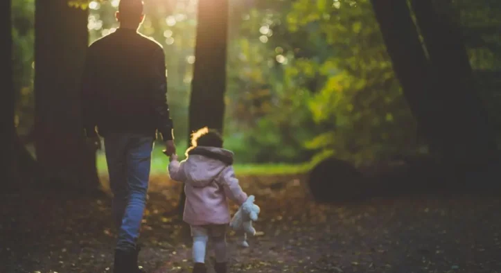 Terungkap! Alasan Anak Perempuan Cenderung Manja Sama Ayah, Sedangkan Anak Lelaki ke Ibu